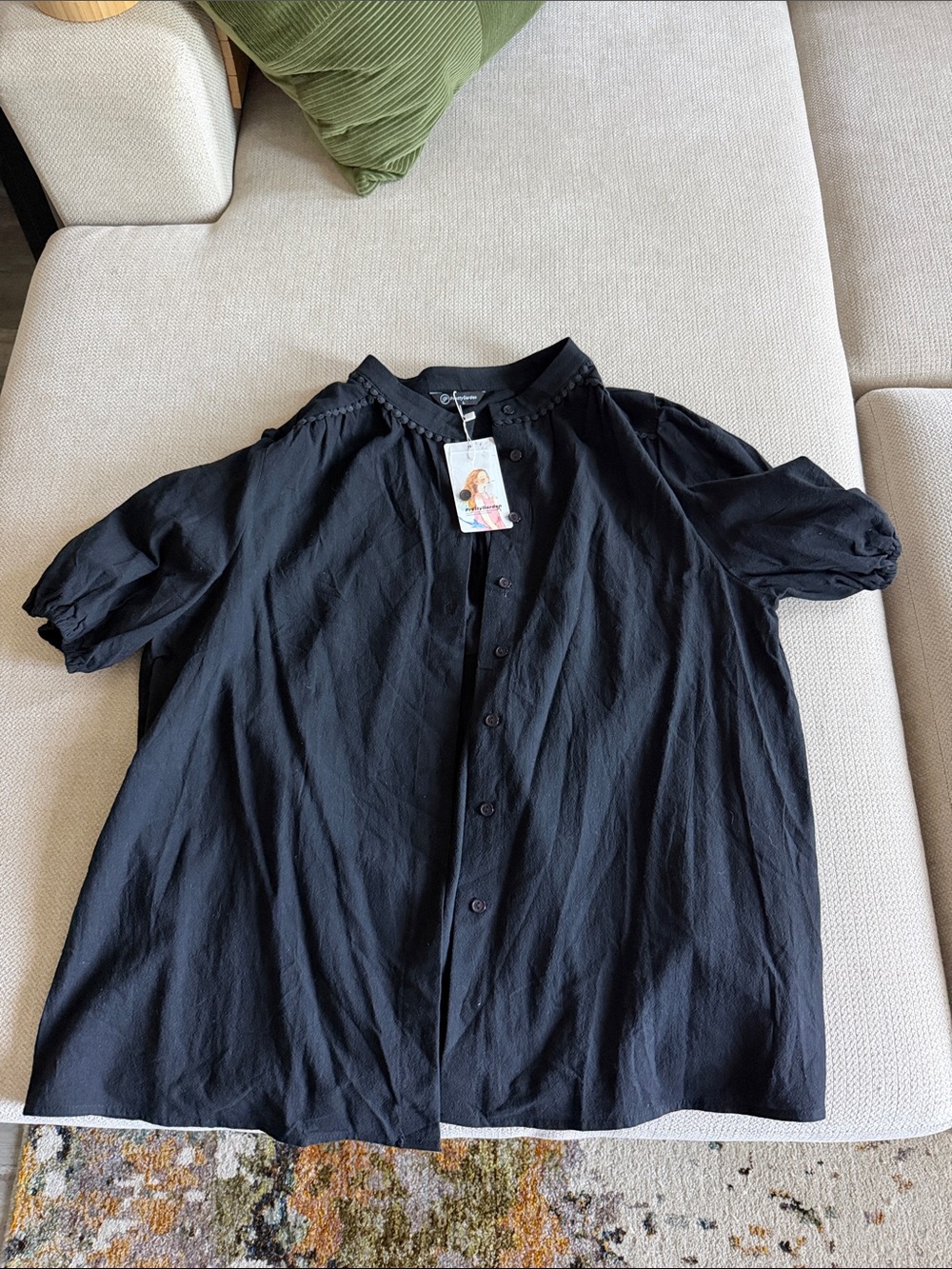Black Short-Sleeve Casual Button-Down Shirt